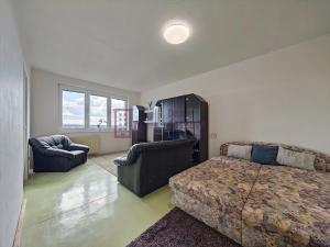 Pronájem bytu 1+1, Jindřichův Hradec, sídliště Vajgar, 42 m2