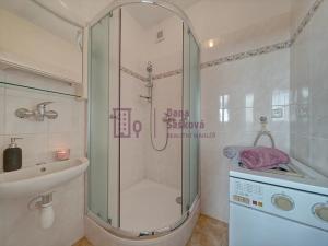 Pronájem bytu 1+1, Jindřichův Hradec, sídliště Vajgar, 42 m2
