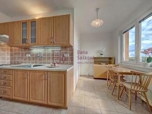 Pronájem bytu 1+1, Jindřichův Hradec, sídliště Vajgar, 42 m2
