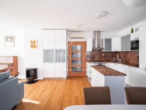 Pronájem bytu 4+kk, Praha - Prosek, Trmická, 103 m2