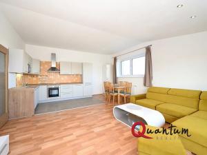 Pronájem bytu 2+kk, Jesenice, Sluneční, 66 m2