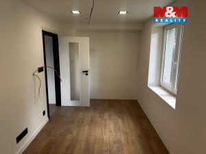 Prodej bytu 3+kk, Dvory, 76 m2