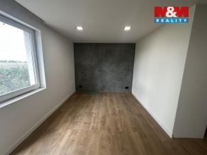 Prodej bytu 3+kk, Dvory, 76 m2