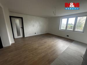 Prodej bytu 3+kk, Dvory, 76 m2