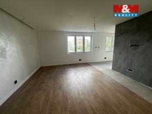 Prodej bytu 3+kk, Dvory, 76 m2