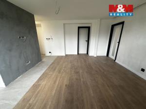 Prodej bytu 3+kk, Dvory, 76 m2