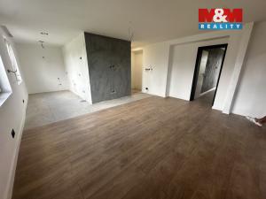 Prodej bytu 3+kk, Dvory, 76 m2