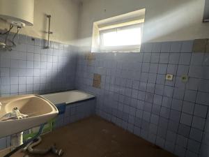Prodej rodinného domu, Praha - Suchdol, K osmidomkům, 180 m2