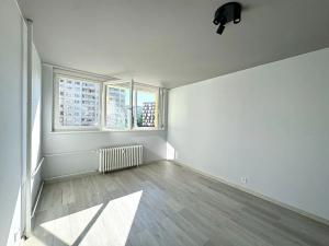 Pronájem bytu 1+kk, Praha - Střížkov, Děčínská, 28 m2
