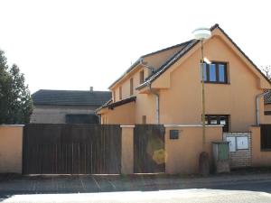 Prodej rodinného domu, Ovčáry, 138 m2