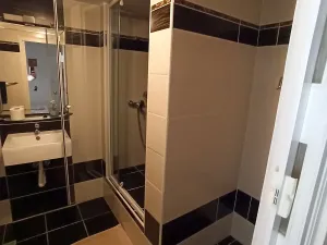 Prodej komerční nemovitosti, Hýskov, Prostřední, 350 m2
