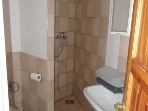 Prodej komerční nemovitosti, Hýskov, Prostřední, 350 m2