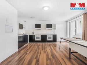 Prodej činžovního domu, Milovice, Topolová, 4261 m2