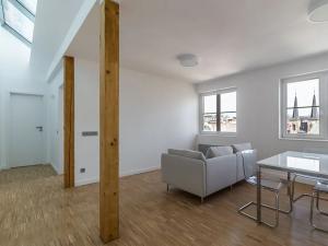Pronájem bytu 2+kk, Praha - Nové Město, Zlatnická, 51 m2
