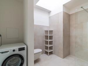 Pronájem bytu 2+kk, Praha - Nové Město, Zlatnická, 51 m2