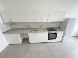Pronájem bytu 3+1, Praha, Chodská, 102 m2