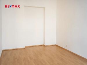 Pronájem bytu 1+1, Praha - Vinohrady, Velehradská, 37 m2