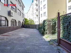 Pronájem bytu 1+1, Praha - Vinohrady, Velehradská, 37 m2
