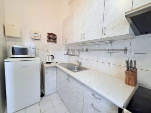 Pronájem bytu 2+1, Praha - Strašnice, Pod strání, 52 m2