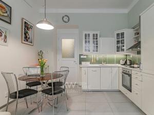 Pronájem bytu 2+kk, Praha - Karlín, Březinova, 51 m2