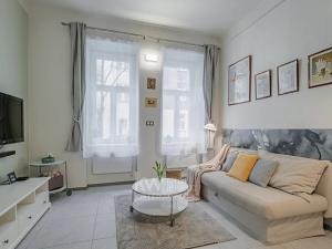 Pronájem bytu 2+kk, Praha - Karlín, Březinova, 51 m2