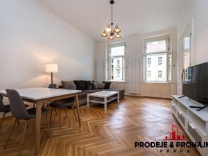 Pronájem bytu 2+1, Praha, Janáčkovo nábřeží, 56 m2