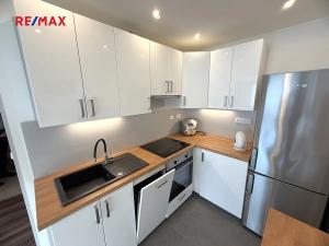Pronájem bytu 2+kk, Praha - Vokovice, Tobrucká, 47 m2