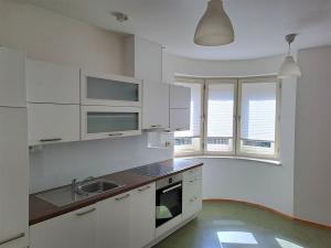 Pronájem bytu 2+1, Praha, Na květnici, 66 m2