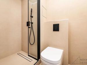 Prodej bytu 2+kk, Praha - Kobylisy, Třeboradická, 48 m2