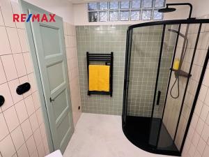 Pronájem bytu 1+kk, Praha - Holešovice, Veverkova, 36 m2