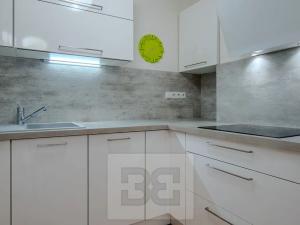 Pronájem bytu 2+kk, Praha - Vršovice, 28. pluku, 56 m2