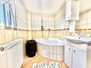 Prodej rodinného domu, Košťany - Střelná, Na Hampuši, 132 m2