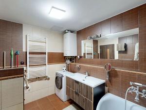 Prodej bytu 4+kk, Praha - Karlín, Sokolovská, 88 m2