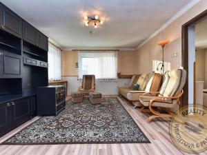 Prodej rodinného domu, Černuc, 240 m2