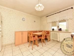 Prodej rodinného domu, Černuc, 240 m2