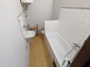 Pronájem bytu 2+1, Lom, Husova, 48 m2