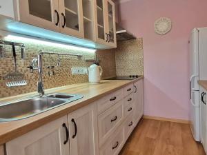 Pronájem bytu 1+kk, Praha - Bohnice, Kostřínská, 33 m2