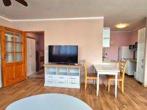 Pronájem bytu 1+kk, Praha - Bohnice, Kostřínská, 33 m2