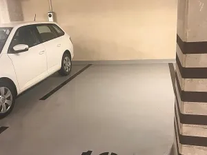 Pronájem garážového stání, Brno, Bratislavská, 18 m2