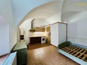 Pronájem bytu 1+kk, Moravské Budějovice, nám. Míru, 20 m2