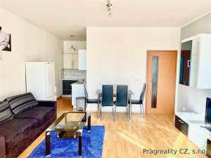 Pronájem bytu 1+kk, Praha, Běchorská, 42 m2