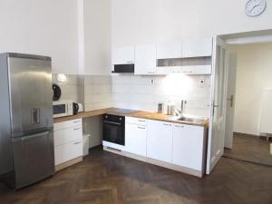 Pronájem bytu 2+kk, Praha - Karlín, Prvního pluku, 78 m2