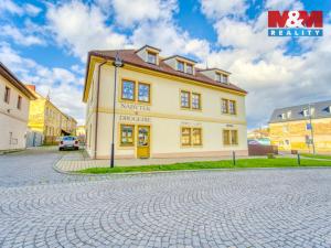 Pronájem obchodního prostoru, Bor, náměstí Republiky, 156 m2