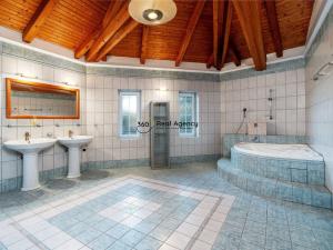 Prodej rodinného domu, Přezletice, U Bažantnice, 486 m2