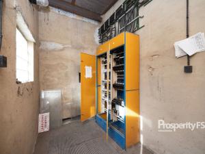 Prodej kanceláře, Okna, 475 m2