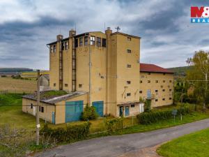 Prodej zemědělského objektu, Křešice - Sedlec, 2000 m2