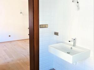 Pronájem bytu 2+1, Praha - Malá Strana, U lužického semináře, 74 m2