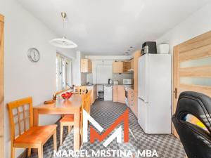 Prodej rodinného domu, Červený Kostelec - Lhota za Červeným Kostelcem, Bratří Čapků, 195 m2