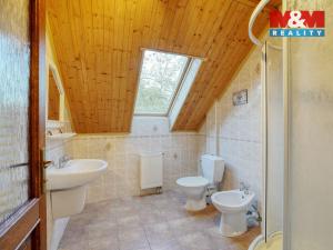 Prodej rodinného domu, Veleň - Mírovice, Na návsi, 478 m2