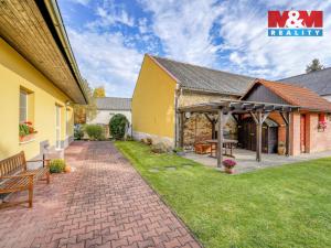 Prodej rodinného domu, Veleň - Mírovice, Na návsi, 478 m2